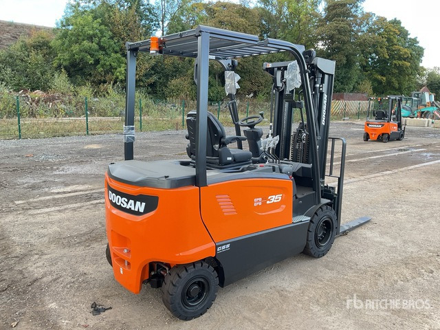 2024 Doosan B35X-7 PLUS 2024 Doosan B35X-7 PLUS 3500 kg Electric Forklift - (Unused) Electric Forklift - Carretilla elevadora eléctrica: foto 4 2024 Doosan B35X-7 PLUS 2024 Doosan B35X-7 PLUS 3500 kg Electric Forklift - (Unused) Electric Forklift - Carretilla elevadora eléctrica: foto 4