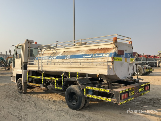 2002 Iveco Cargo 712 5000 L 4x2 Water Truck - Camión cisterna: foto 4 2002 Iveco Cargo 712 5000 L 4x2 Water Truck - Camión cisterna: foto 4