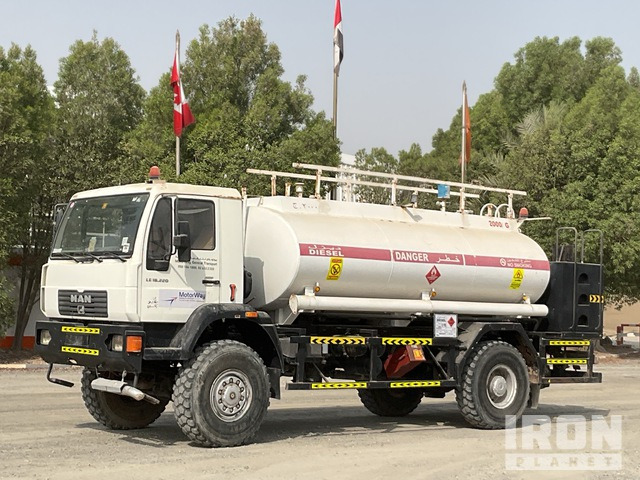 2005 MAN LE18.220 8000 L 4x4 Tanker Truck - Camión cisterna: foto 2 2005 MAN LE18.220 8000 L 4x4 Tanker Truck - Camión cisterna: foto 2
