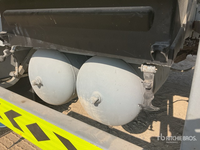 2005 Volvo FM12-380 6x4 T/A Dump Truck - Camión volquete: foto 4 2005 Volvo FM12-380 6x4 T/A Dump Truck - Camión volquete: foto 4