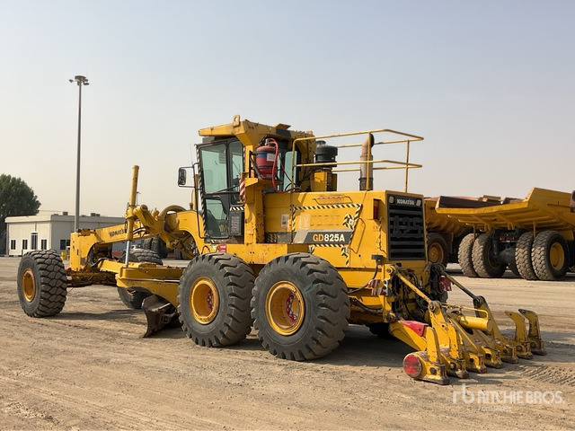 2011 Komatsu GD825A-2 - Grader: foto 2 2011 Komatsu GD825A-2 - Grader: foto 2