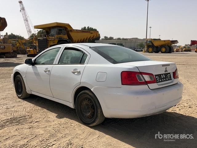 2013 Mitsubishi Galant Automobile - Coche: foto 3 2013 Mitsubishi Galant Automobile - Coche: foto 3