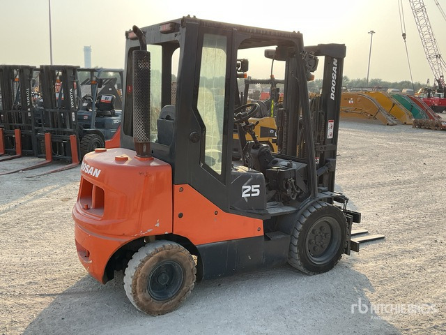 2014 Doosan D25S-2 2.5 ton Forklift - Carretilla elevadora diésel: foto 4 2014 Doosan D25S-2 2.5 ton Forklift - Carretilla elevadora diésel: foto 4