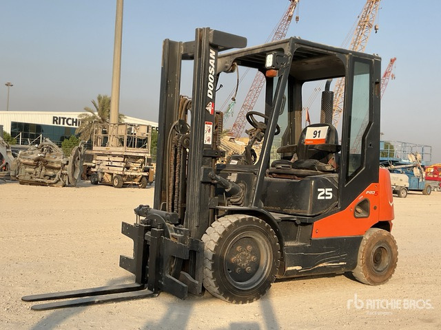 2014 Doosan D25S-2 2.5 ton Forklift - Carretilla elevadora diésel: foto 2 2014 Doosan D25S-2 2.5 ton Forklift - Carretilla elevadora diésel: foto 2