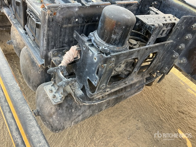 2019 Renault K440 8x4 Twin-Steer Mixer Truck - Camión hormigonera: foto 4 2019 Renault K440 8x4 Twin-Steer Mixer Truck - Camión hormigonera: foto 4