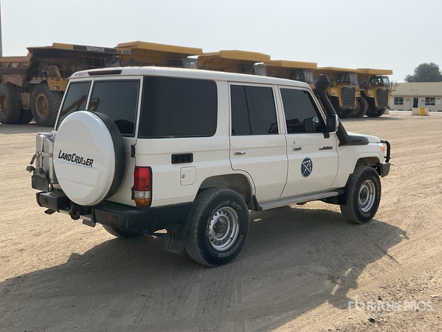 2021 Toyota Land Cruiser 76L 4x4 SUV - SUV/ Todoterreno: foto 4 2021 Toyota Land Cruiser 76L 4x4 SUV - SUV/ Todoterreno: foto 4