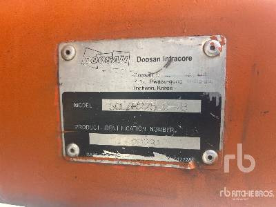 DOOSAN 225LC-7B - Excavadora de cadenas: foto 1 DOOSAN 225LC-7B - Excavadora de cadenas: foto 1