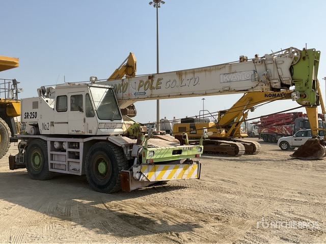 Kato KR25H-V - Grúa para terrenos difíciles: foto 1 Kato KR25H-V - Grúa para terrenos difíciles: foto 1