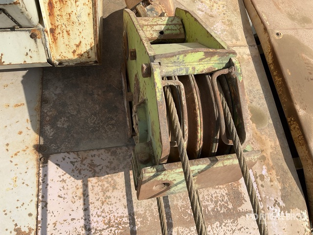 Kato KR25H-V - Grúa para terrenos difíciles: foto 5 Kato KR25H-V - Grúa para terrenos difíciles: foto 5