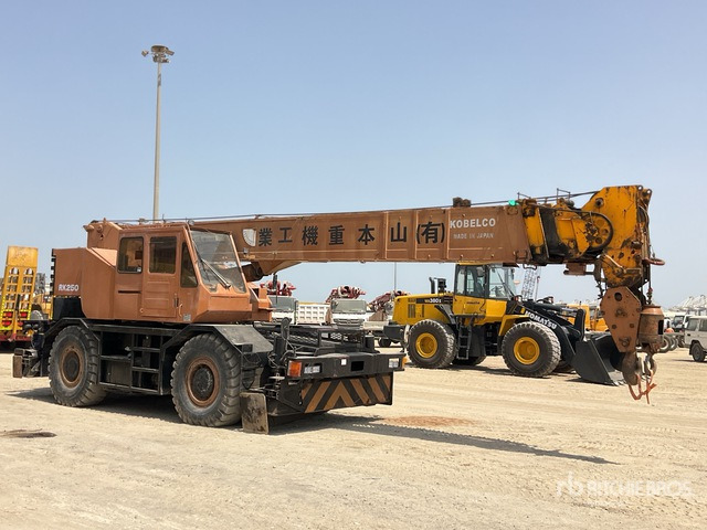 Kobelco RK250-3 - Grúa para terrenos difíciles: foto 2 Kobelco RK250-3 - Grúa para terrenos difíciles: foto 2