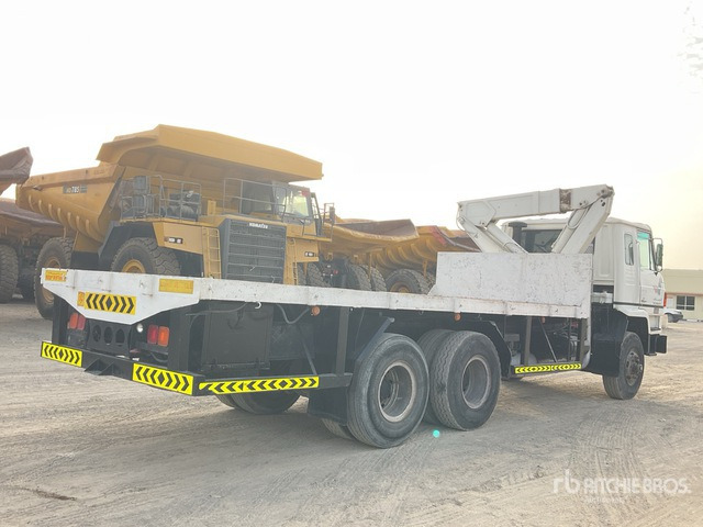 Nissan TF20 - Camión caja abierta, Camión grúa: foto 4 Nissan TF20 - Camión caja abierta, Camión grúa: foto 4