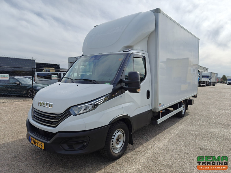 Iveco 35S18 Hi-Matic 4x2 Dagcab Euro6E - Gesloten Bak 4.2M - Laadklep 1000KG - Navi - 03/2026 APK - Furgoneta caja cerrada: foto 1 Iveco 35S18 Hi-Matic 4x2 Dagcab Euro6E - Gesloten Bak 4.2M - Laadklep 1000KG - Navi - 03/2026 APK - Furgoneta caja cerrada: foto 1