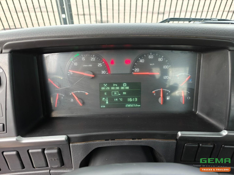 Camión caja abierta, Camión grúa Volvo FMX 410 8x4/4 Dagcab Euro5 - Open Laadbak 6.8m + Hiab 244 E-6 Hipro - 258.000km - Naafreductie - 05/2026 APK: foto 15