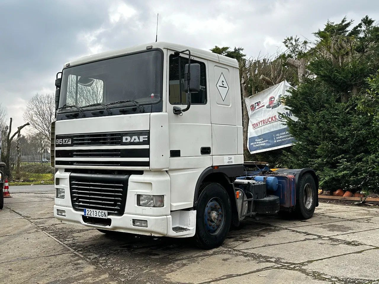 DAF XF 95.380 4X2 Tractor-unit Spring/Air ZF Manual DAF XF 95.380 4X2 Tractor-unit Spring/Air ZF Manual - Cabeza tractora: foto 2 DAF XF 95.380 4X2 Tractor-unit Spring/Air ZF Manual DAF XF 95.380 4X2 Tractor-unit Spring/Air ZF Manual - Cabeza tractora: foto 2