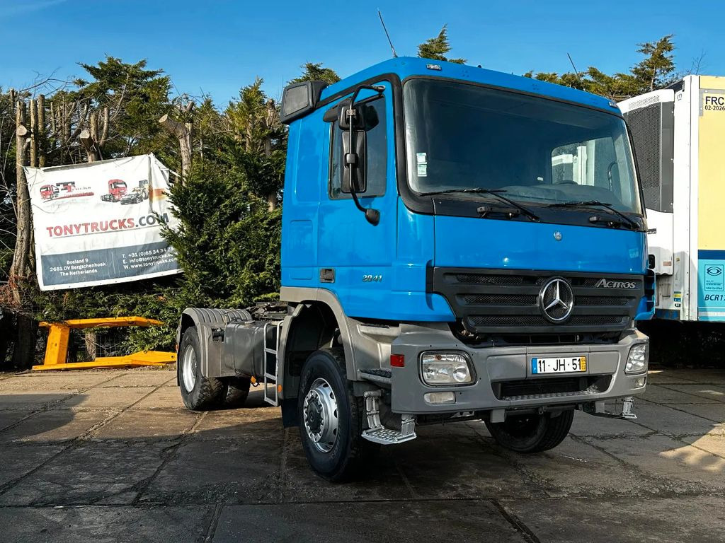 Mercedes-Benz Actros 2041 4X4 Tractor-Unit Spring/Spring Manua - Cabeza tractora: foto 1 Mercedes-Benz Actros 2041 4X4 Tractor-Unit Spring/Spring Manua - Cabeza tractora: foto 1