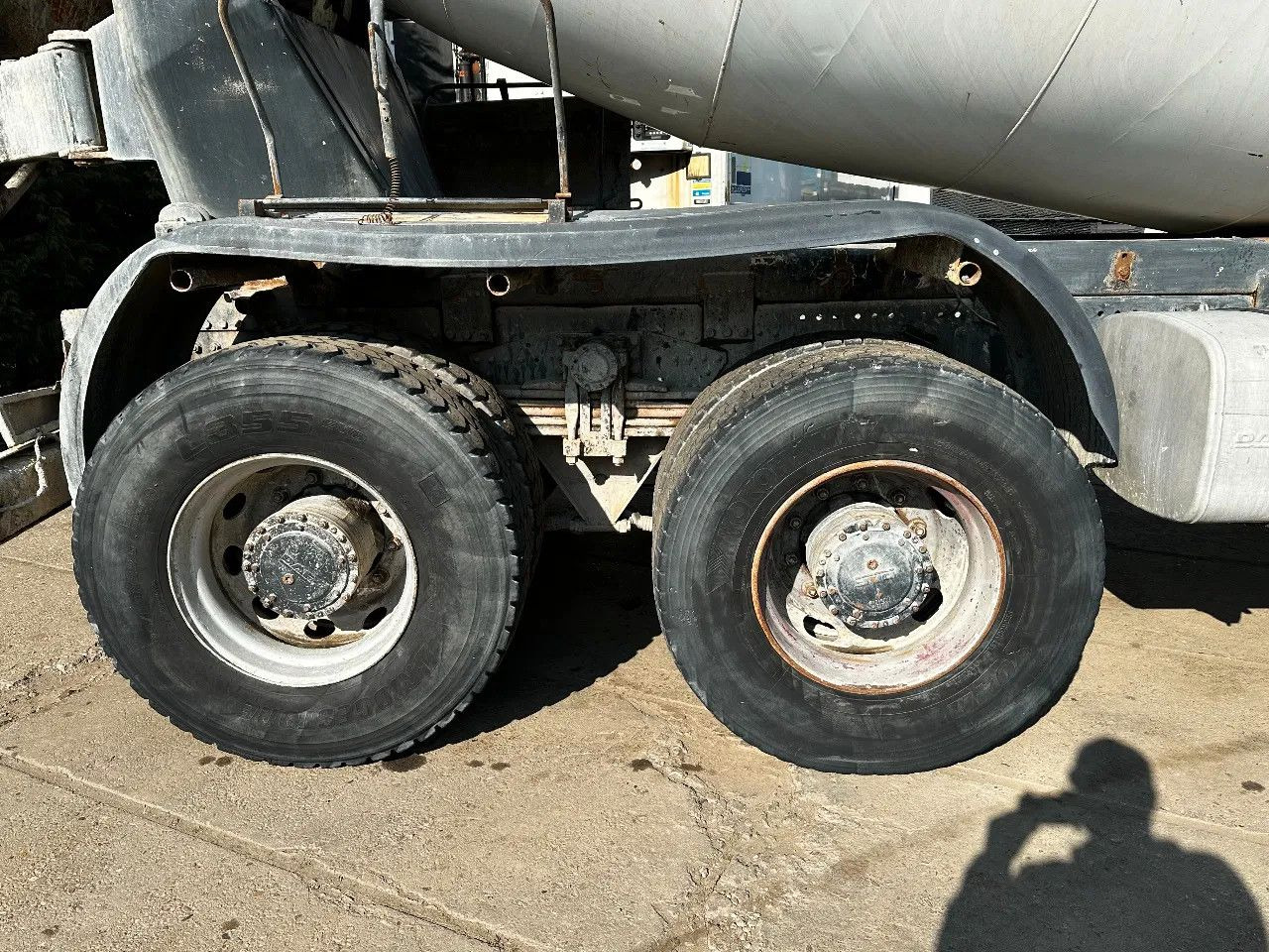DAF CF 85.430 8X4 9m3 Mixer Spring/Spring ZF Manual - Camión hormigonera: foto 5 DAF CF 85.430 8X4 9m3 Mixer Spring/Spring ZF Manual - Camión hormigonera: foto 5