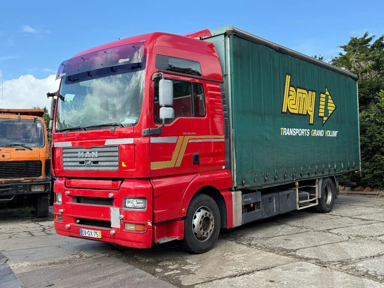 MAN TGA 18.440 4X2 BOX Spring/Air EURO3 Retarder ZF - Camión caja cerrada: foto 2 MAN TGA 18.440 4X2 BOX Spring/Air EURO3 Retarder ZF - Camión caja cerrada: foto 2