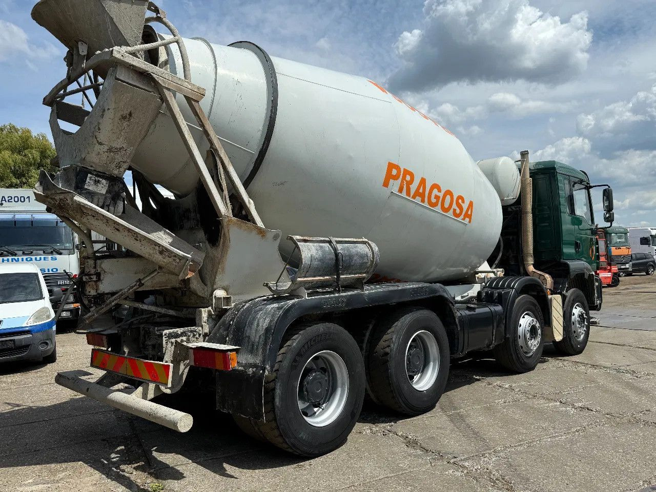 MAN TGA 35.360 8X4 CIFA Beton Mixer Spring/Spring ZF - Camión hormigonera: foto 4 MAN TGA 35.360 8X4 CIFA Beton Mixer Spring/Spring ZF - Camión hormigonera: foto 4