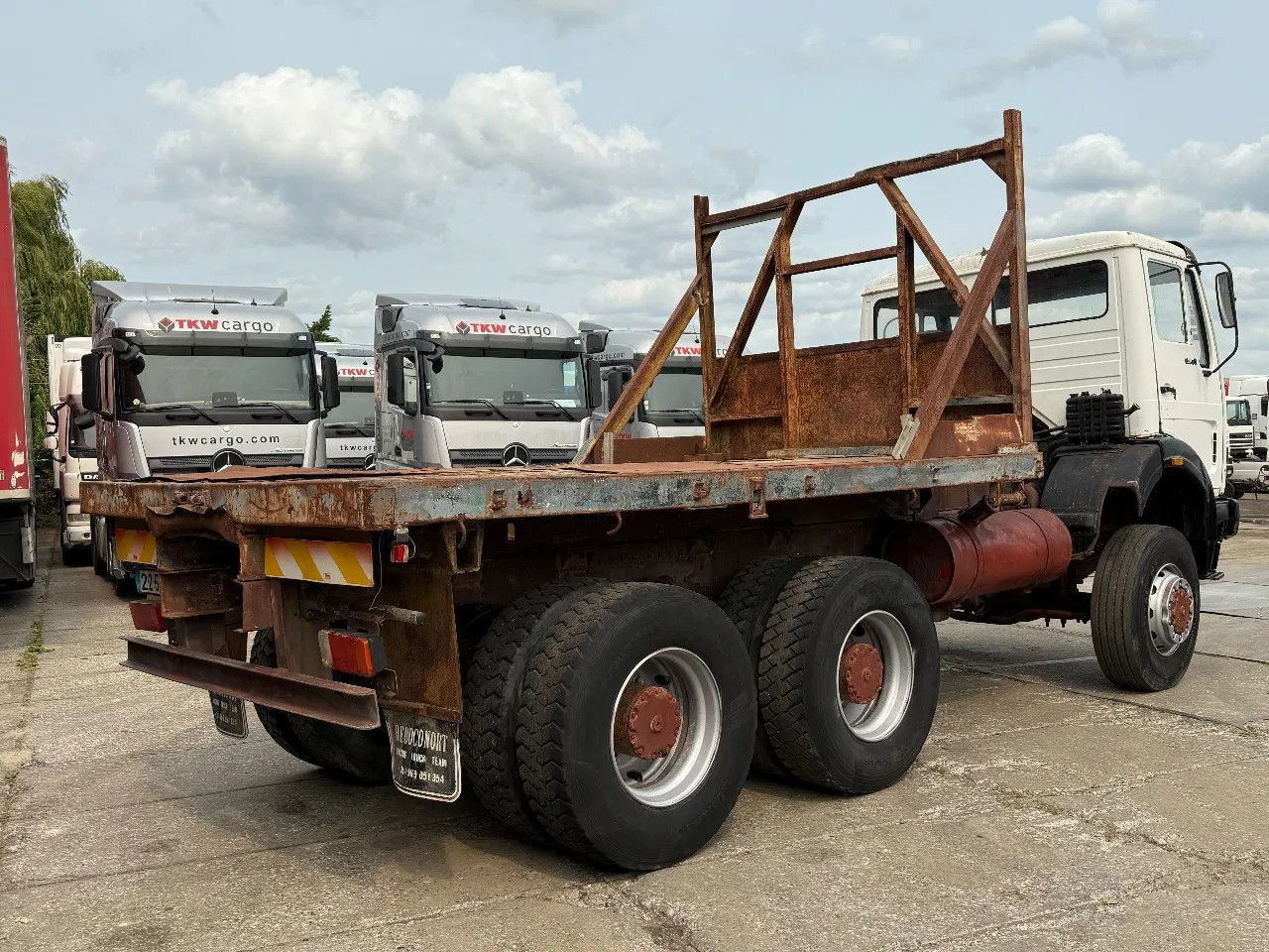 Mercedes-Benz SK 2628 V8 6X6 Platform Spring/Spring Manual gea - Camión caja abierta: foto 4 Mercedes-Benz SK 2628 V8 6X6 Platform Spring/Spring Manual gea - Camión caja abierta: foto 4