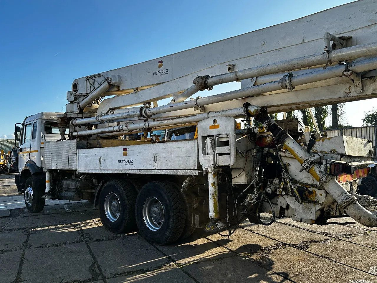 Mercedes-Benz SK 2631 6X4 LSB 36M BETONPOMP 370 BAR Mercedes-Benz SK 2631 6X4 LSB 36M BETONPOMP 370 BAR - Camión hormigonera con bomba: foto 3 Mercedes-Benz SK 2631 6X4 LSB 36M BETONPOMP 370 BAR Mercedes-Benz SK 2631 6X4 LSB 36M BETONPOMP 370 BAR - Camión hormigonera con bomba: foto 3