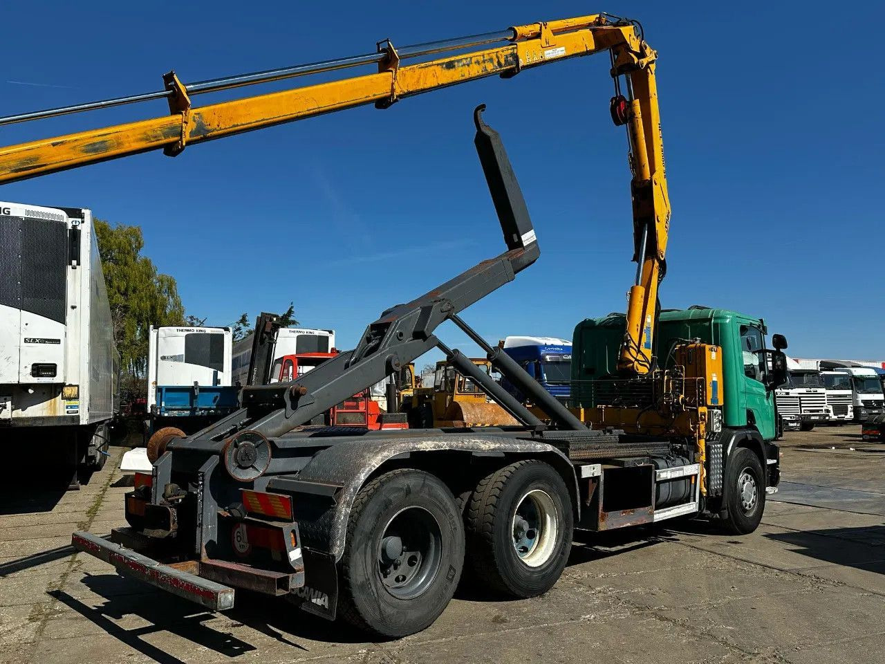 Scania P114-380 6X2 Ampirol + Heila 13000 5T Crane Manu - Camión portacontenedore/ Intercambiable: foto 5 Scania P114-380 6X2 Ampirol + Heila 13000 5T Crane Manu - Camión portacontenedore/ Intercambiable: foto 5