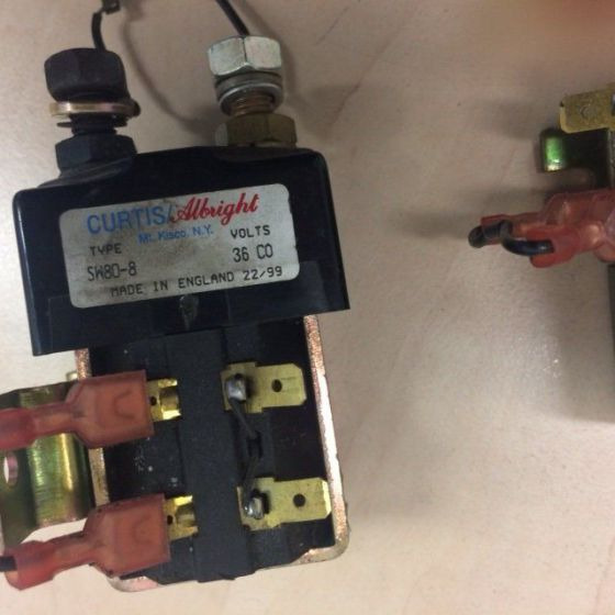 2X Contactors for Scrubber vacuum cleaner Nilfisk BR 850 - Sistema eléctrico para Fregadora: foto 4 2X Contactors for Scrubber vacuum cleaner Nilfisk BR 850 - Sistema eléctrico para Fregadora: foto 4