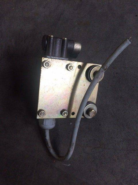 2XPosition Switch for Linde K15-4, and Still M15-4 - Conmutador en la columna de dirección para Equipo de manutención: foto 2 2XPosition Switch for Linde K15-4, and Still M15-4 - Conmutador en la columna de dirección para Equipo de manutención: foto 2