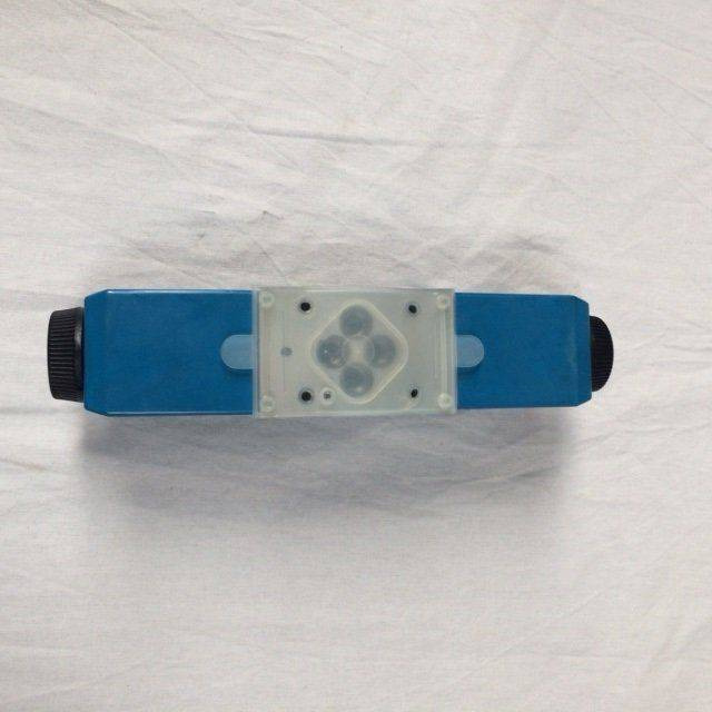 Direct. control valve for Caterpillar - Válvula hidráulica para Equipo de manutención: foto 2 Direct. control valve for Caterpillar - Válvula hidráulica para Equipo de manutención: foto 2