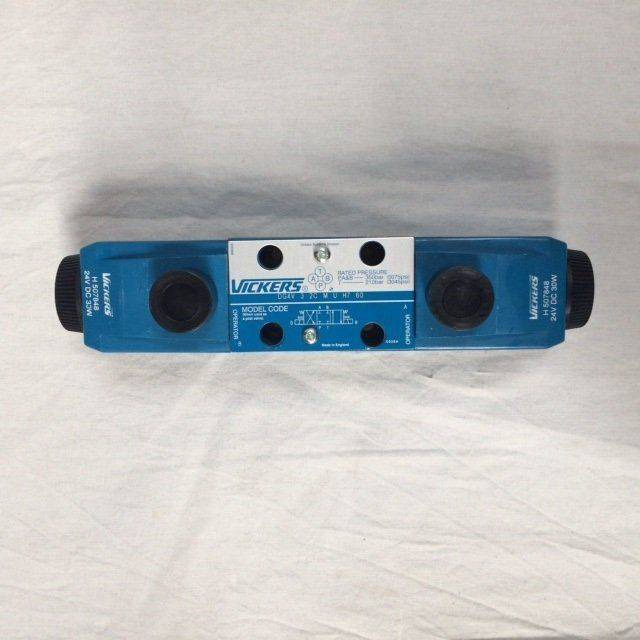 Direct. control valve for Caterpillar - Válvula hidráulica para Equipo de manutención: foto 1 Direct. control valve for Caterpillar - Válvula hidráulica para Equipo de manutención: foto 1