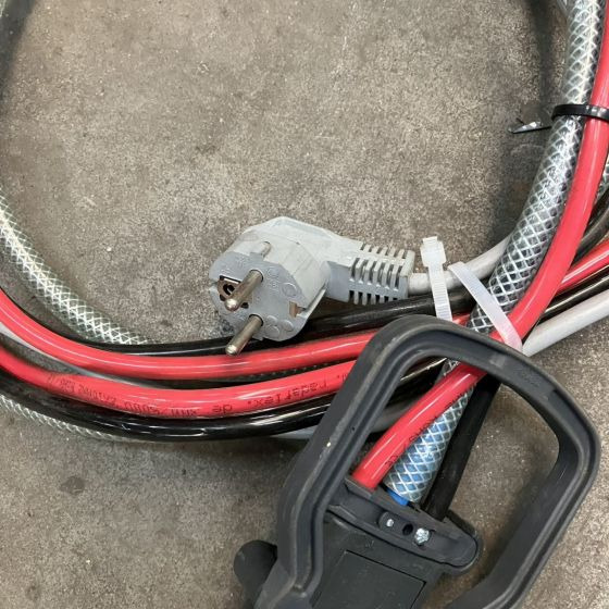 Hawker 24V/40A - Sistema eléctrico para Equipo de manutención: foto 2 Hawker 24V/40A - Sistema eléctrico para Equipo de manutención: foto 2
