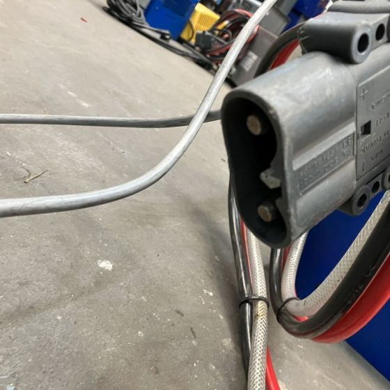 Hawker 24V/80A - Sistema eléctrico para Equipo de manutención: foto 3 Hawker 24V/80A - Sistema eléctrico para Equipo de manutención: foto 3