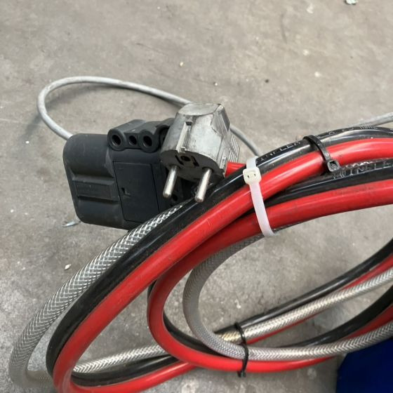 Hawker 24V/80A - Sistema eléctrico para Equipo de manutención: foto 2 Hawker 24V/80A - Sistema eléctrico para Equipo de manutención: foto 2