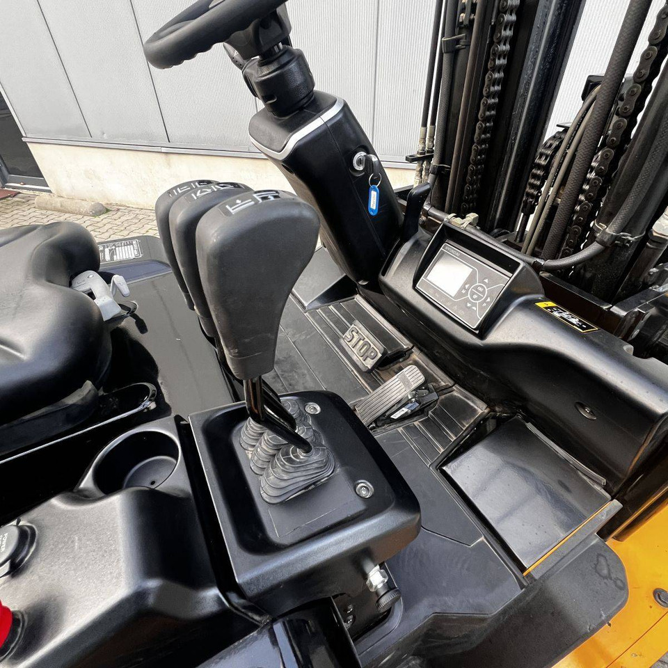 Carretilla elevadora eléctrica Hyundai HX50B-9: foto 10 Carretilla elevadora eléctrica Hyundai HX50B-9: foto 10