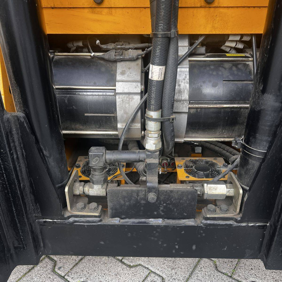 Carretilla elevadora eléctrica Hyundai HX50B-9: foto 18 Carretilla elevadora eléctrica Hyundai HX50B-9: foto 18