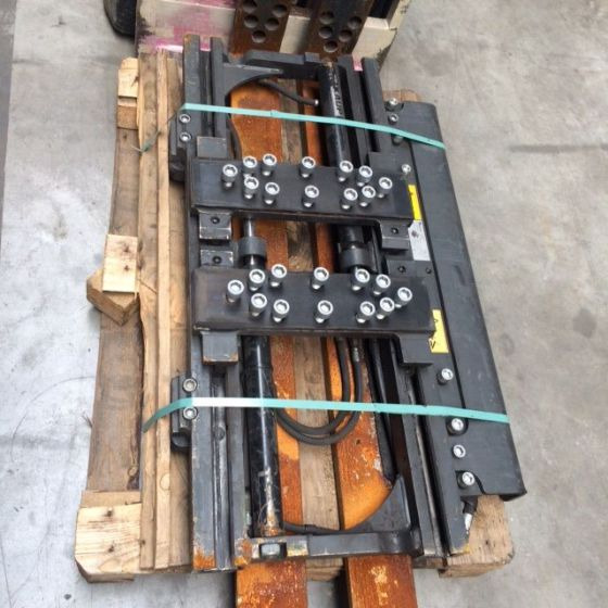 Kaup Fork positioner with sideshift - Implemento para Equipo de manutención: foto 3 Kaup Fork positioner with sideshift - Implemento para Equipo de manutención: foto 3