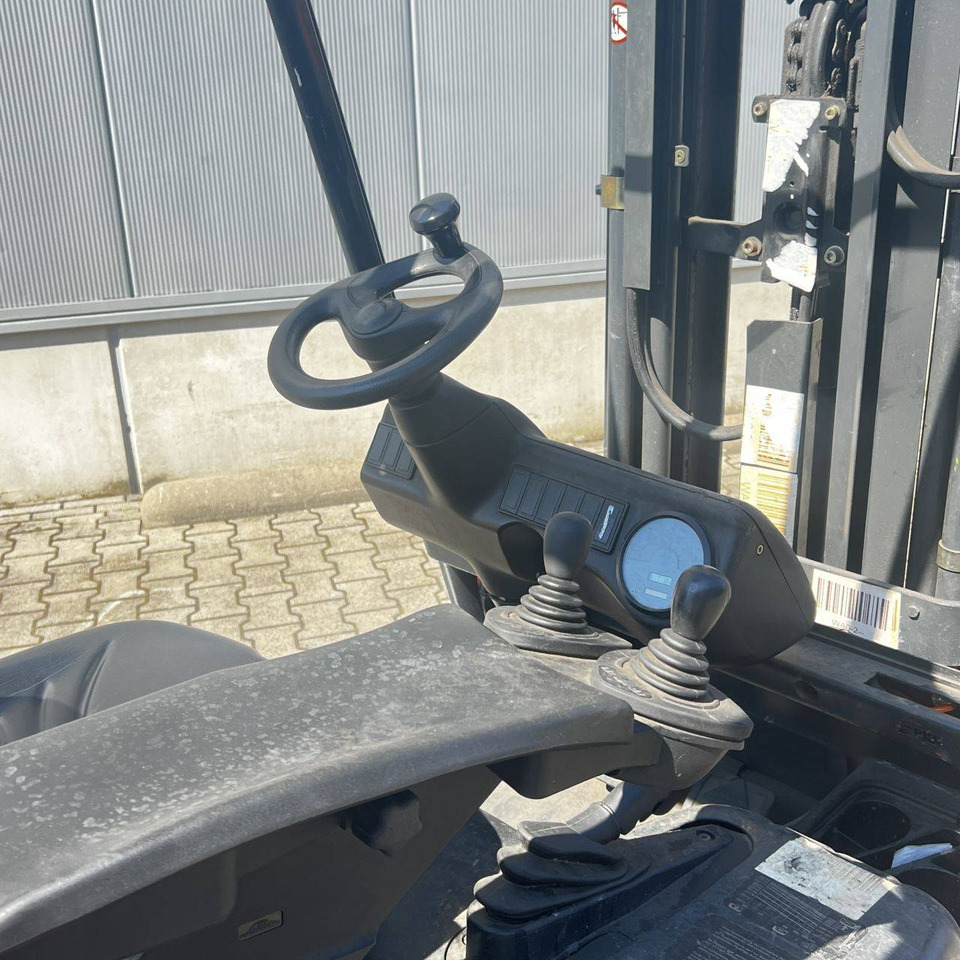 Linde E14 (335-02) - Carretilla elevadora eléctrica: foto 5 Linde E14 (335-02) - Carretilla elevadora eléctrica: foto 5