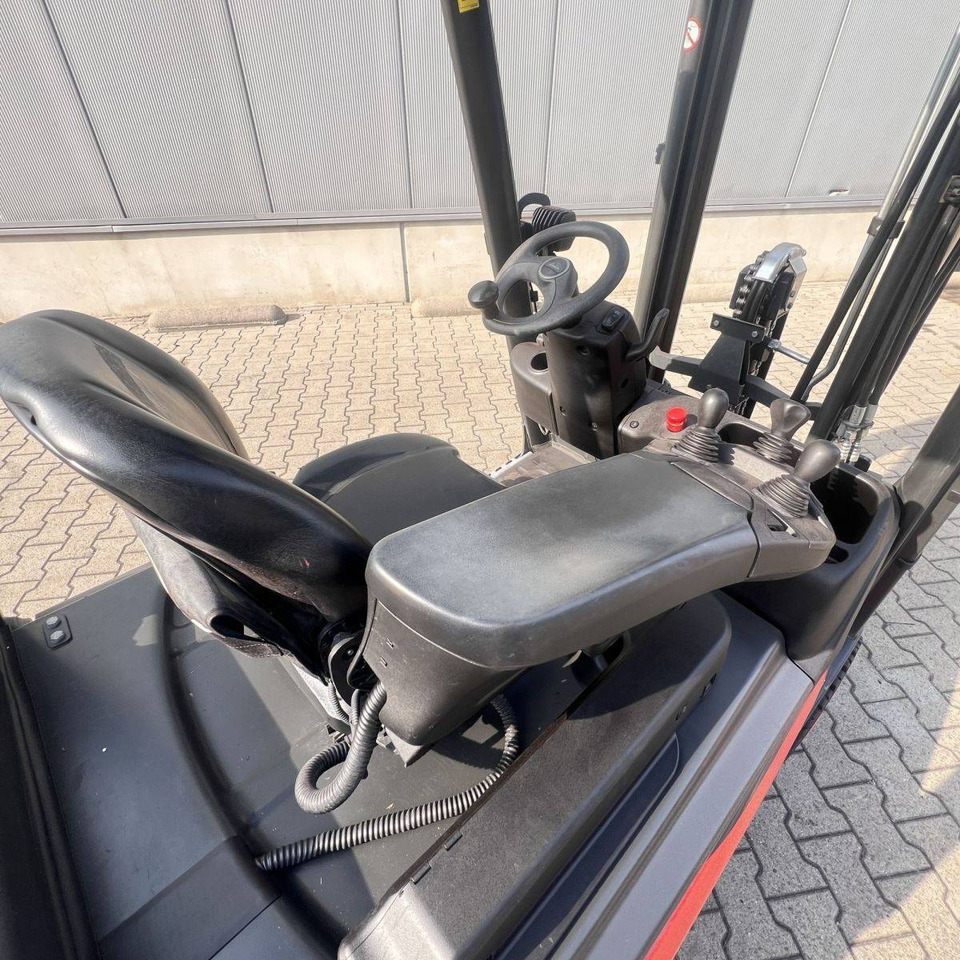 Linde E16P (386-02) EVO - Carretilla elevadora eléctrica: foto 3 Linde E16P (386-02) EVO - Carretilla elevadora eléctrica: foto 3