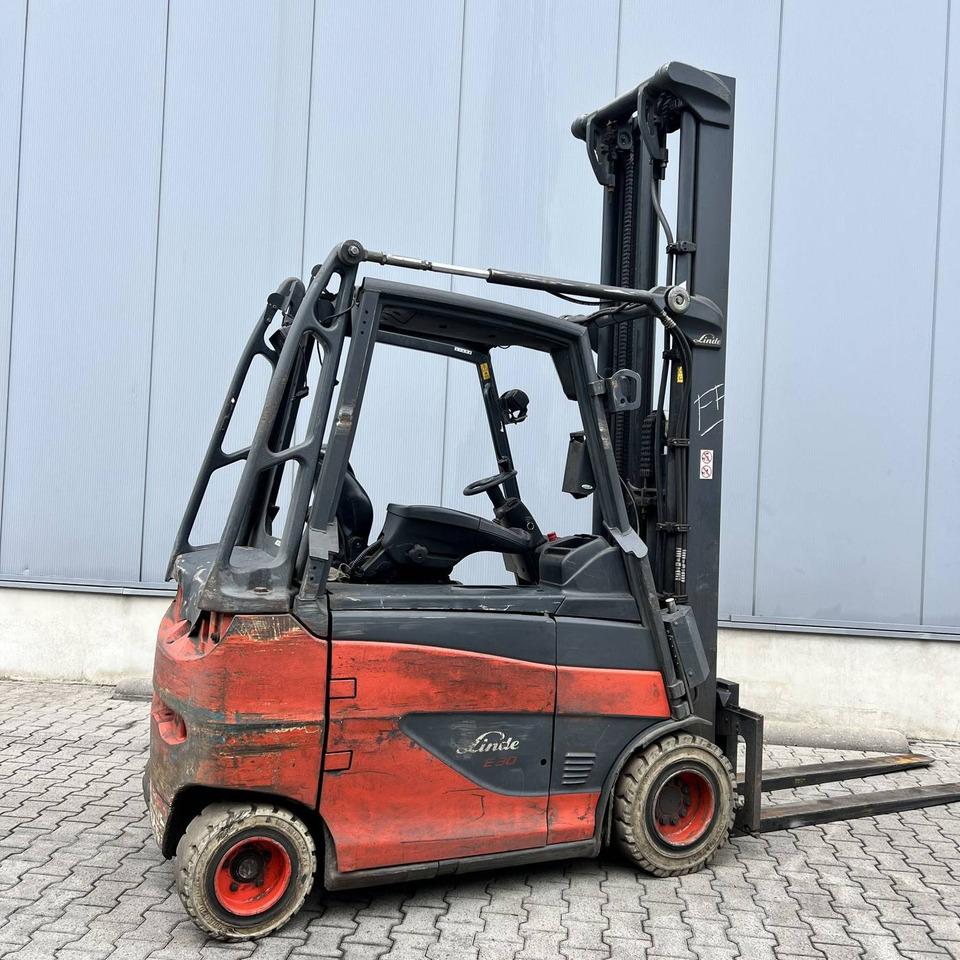 Linde E30/600H (387) - Carretilla elevadora eléctrica: foto 2 Linde E30/600H (387) - Carretilla elevadora eléctrica: foto 2