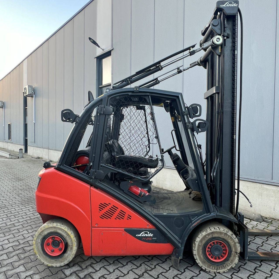 Linde H25T-02 (392) EVO - Carretilla elevadora de gas: foto 2 Linde H25T-02 (392) EVO - Carretilla elevadora de gas: foto 2