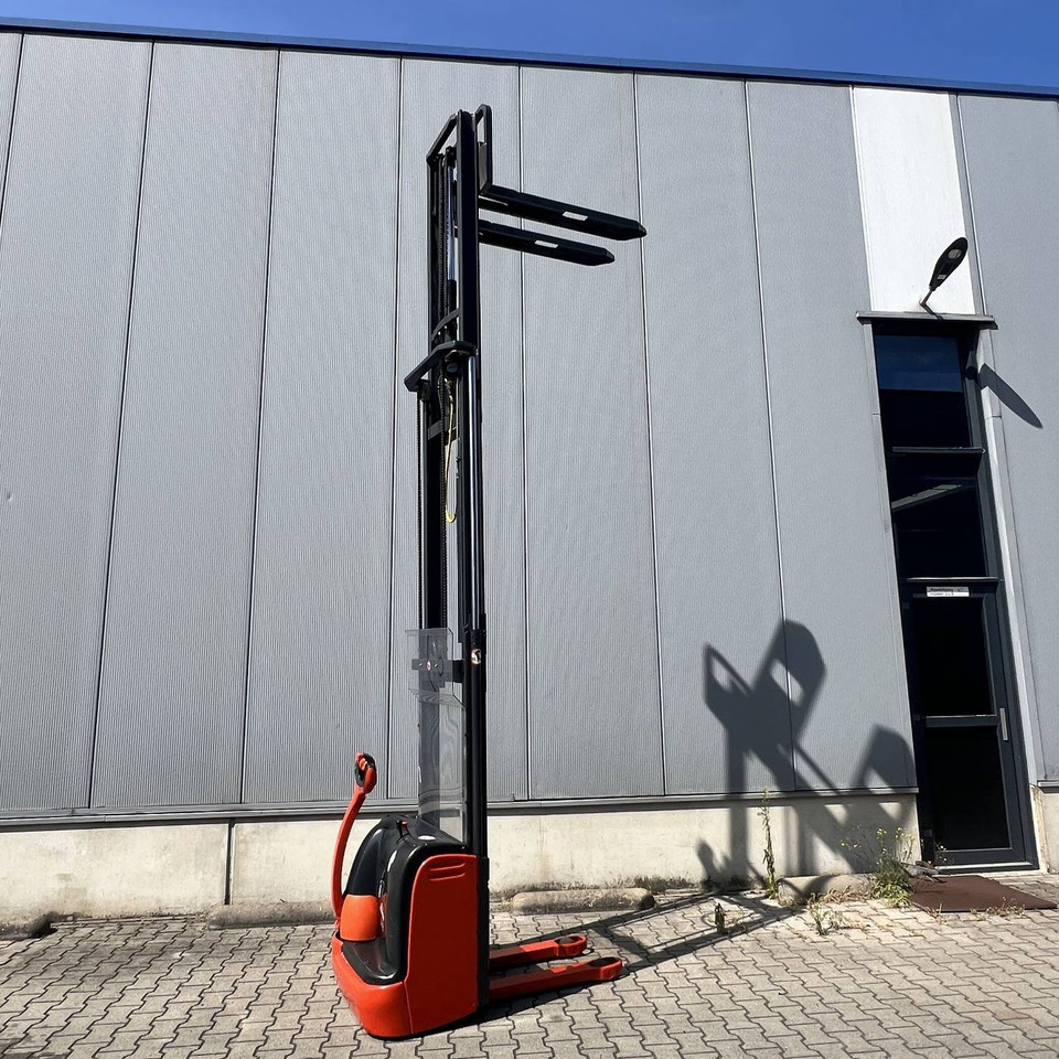 Linde L12 (379) - Apilador: foto 5 Linde L12 (379) - Apilador: foto 5