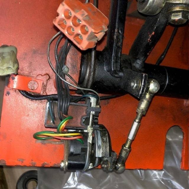 Plate floor for Linde E15-18-02, Series 322 - Pedal para Equipo de manutención: foto 2 Plate floor for Linde E15-18-02, Series 322 - Pedal para Equipo de manutención: foto 2