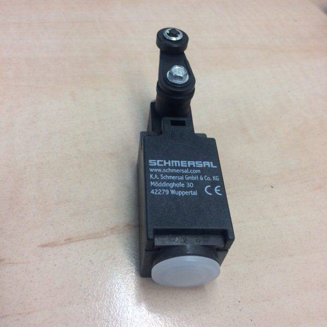 Position switch for Linde series 113/114/115/117 - Conmutador en la columna de dirección para Equipo de manutención: foto 1 Position switch for Linde series 113/114/115/117 - Conmutador en la columna de dirección para Equipo de manutención: foto 1