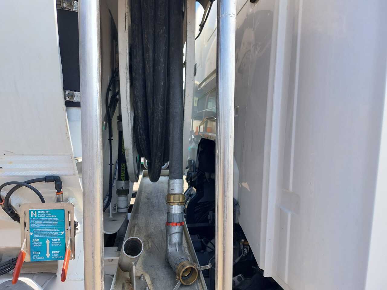 SCANIA PRT - Camión cisterna: foto 2 SCANIA PRT - Camión cisterna: foto 2