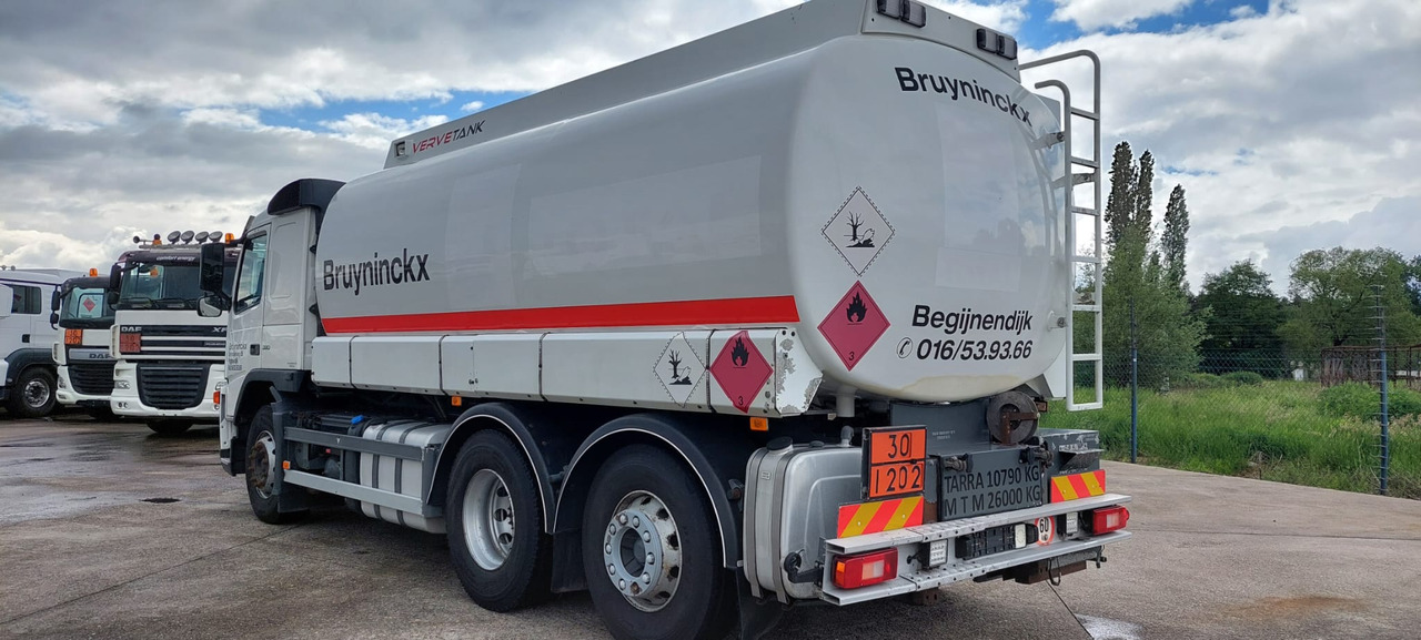 Camión cisterna VOLVO FM: foto 9