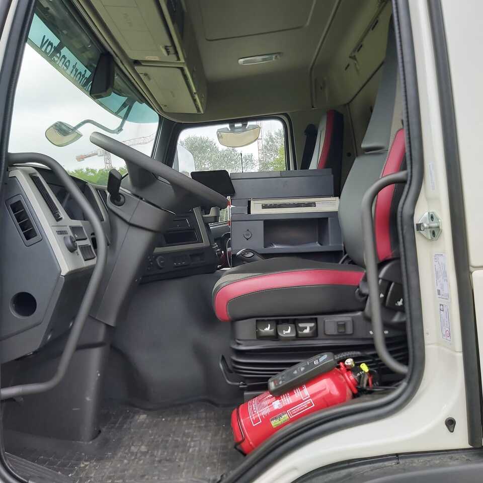 VOLVO FM430HP - Camión cisterna: foto 4 VOLVO FM430HP - Camión cisterna: foto 4