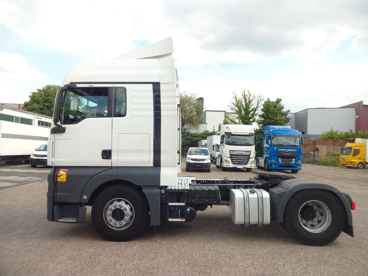 MAN 3 x TGX 18.470, XLX, Intarder, ACC, 2 Tank - Cabeza tractora: foto 4 MAN 3 x TGX 18.470, XLX, Intarder, ACC, 2 Tank - Cabeza tractora: foto 4
