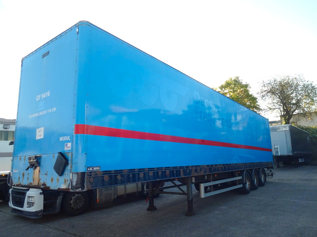 Kel-Berg 3 x Koffer, Doppelstock mit Balken - Semirremolque caja cerrada: foto 2 Kel-Berg 3 x Koffer, Doppelstock mit Balken - Semirremolque caja cerrada: foto 2