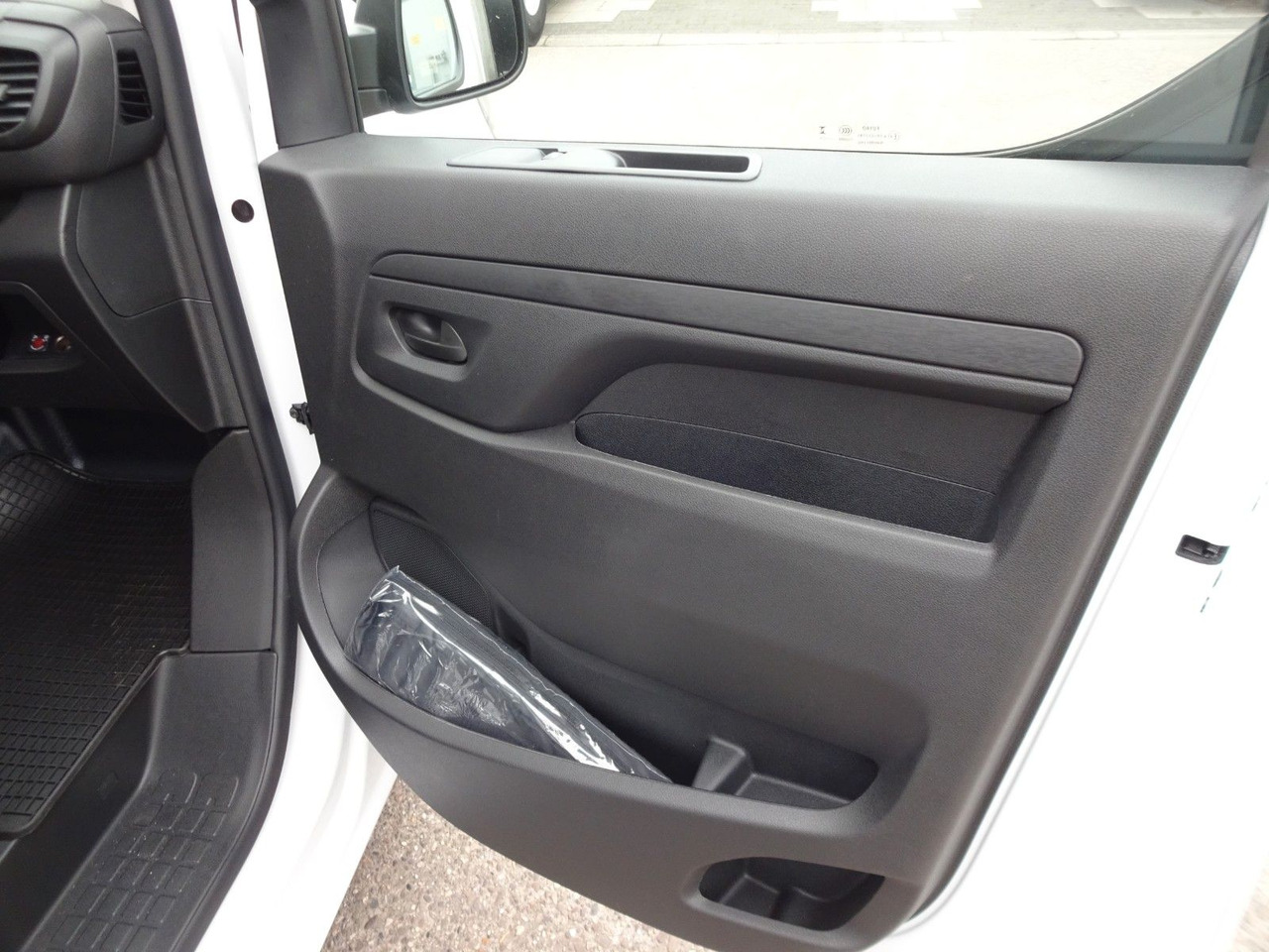 Leasing de  Opel 50 x Vivaro Kasten L1H1, Klima, PDC, Opel 50 x Vivaro Kasten L1H1, Klima, PDC,: foto 12