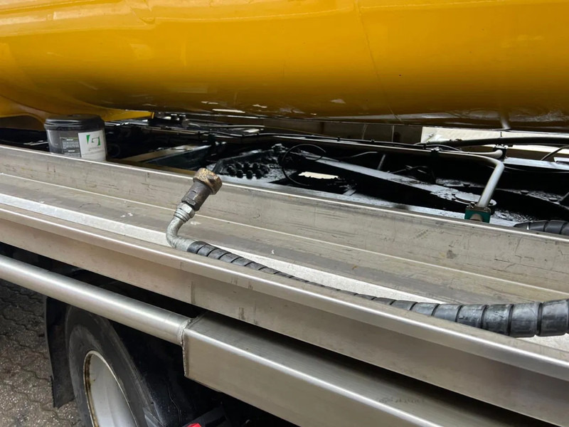 Burg 36m3 Mestoplegger Geijkte weging Bemonstering 2x stuuras - Semirremolque cisterna: foto 5 Burg 36m3 Mestoplegger Geijkte weging Bemonstering 2x stuuras - Semirremolque cisterna: foto 5