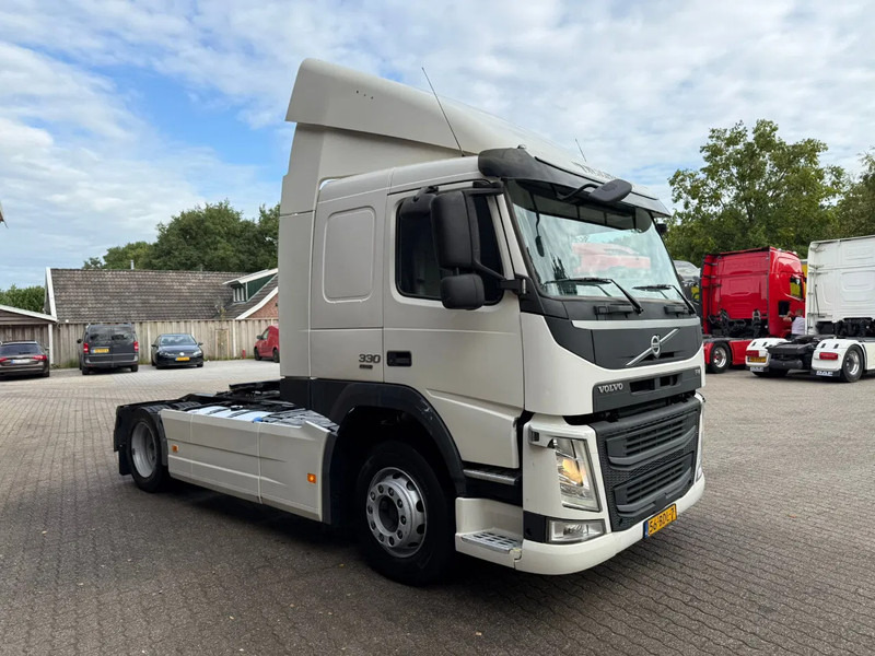 Volvo FM 330 Slaapcabine Side skirts NL Truck APK/TUV 05-2026 - Cabeza tractora: foto 2 Volvo FM 330 Slaapcabine Side skirts NL Truck APK/TUV 05-2026 - Cabeza tractora: foto 2
